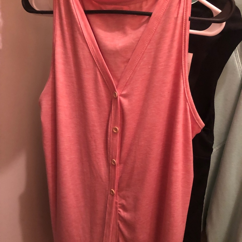 LARGE BLUSH BUTTON TANK